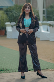 A Symphony of Style: Tanu Khera's Luxe Ensemble